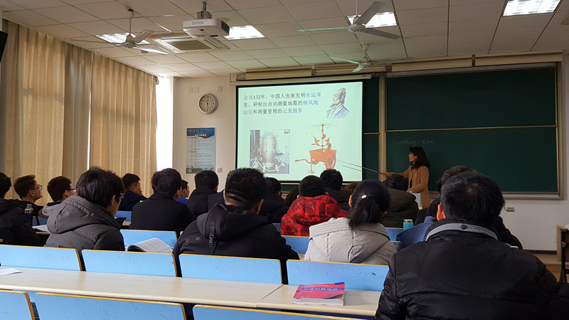 2018-2-26-新学期课堂一派生机盎然-yl23411永利集团官网开学查课纪实 (2)_副本.jpg