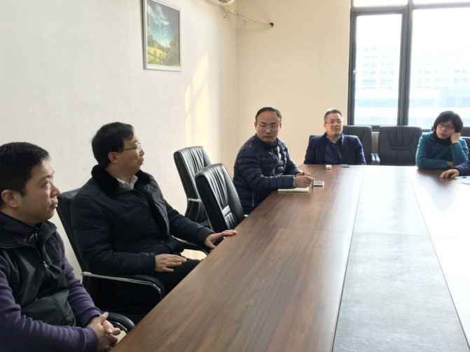 图3yl23411永利集团官网姜斌院长和电气工程党支部党员们进行讨论和交流_副本.jpg